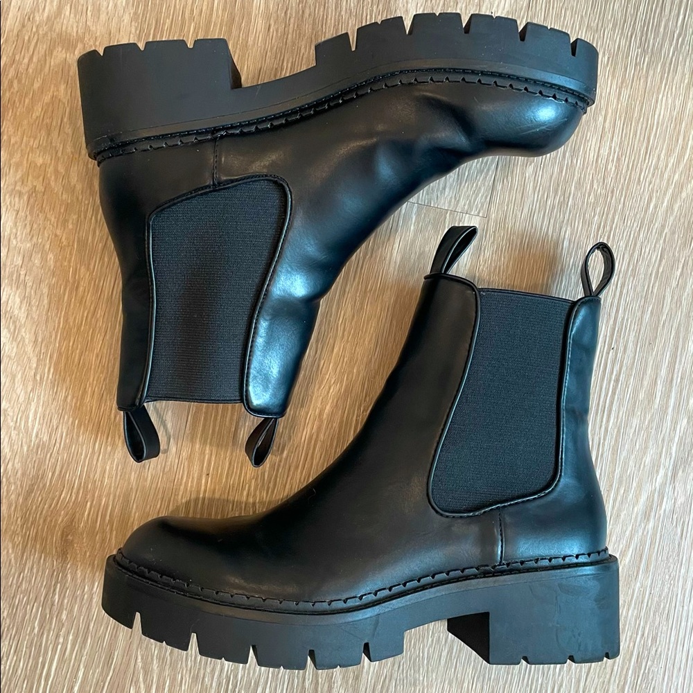 Chunky Chelsea boots size 8